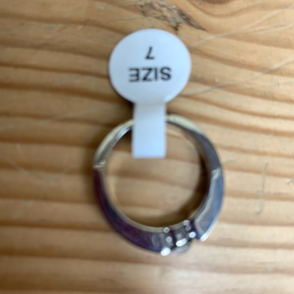 CUTE CZ RING SET IN SILVER TONE BAND - Picture 2 of 5